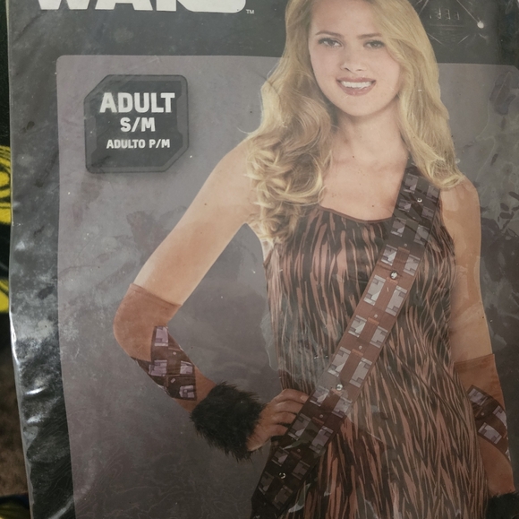 Adult Chewbacca Costume Tank top and Gloves - Picture 3 of 5